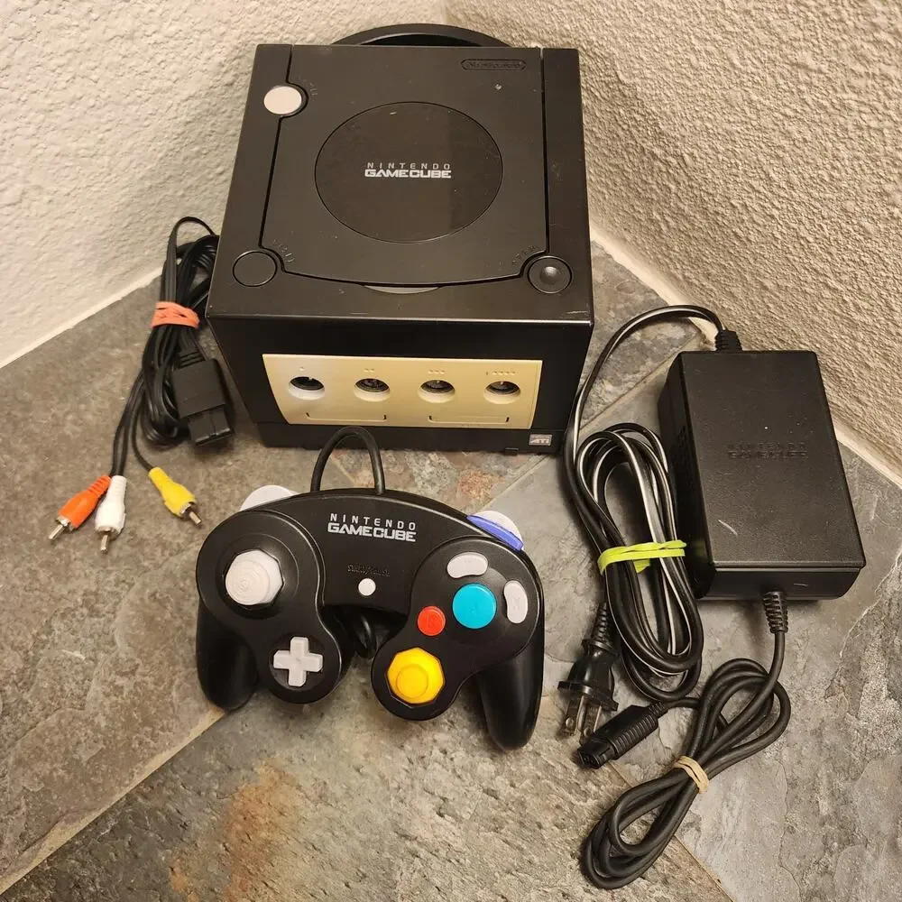 Hardware - Gamecube System (Black) w/ 1 Pad & Cables - Nintendo